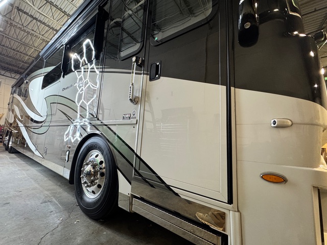 Newmar Dutch Star exposed to Pennsylvania sun